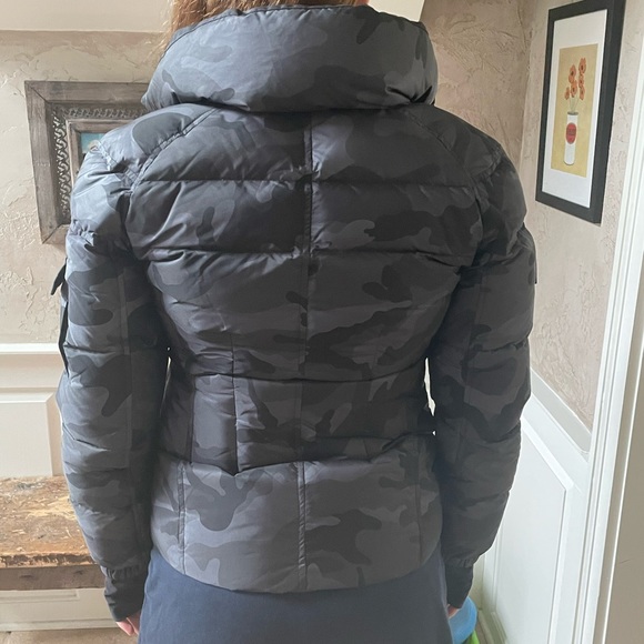 SAM. JACKET - Picture 7 of 9